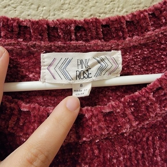 Pink Rose crew neck sweater - Picture 2 of 4